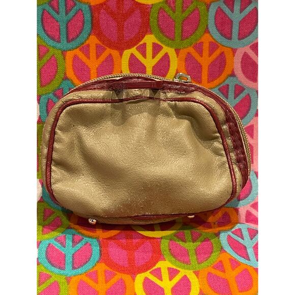 Bratz Slumber Party Meygan Travel Monkey Bag Suitcase Doll Clothes - Picture 3 of 3